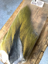 Load image into Gallery viewer, Large Northern Buck Tail